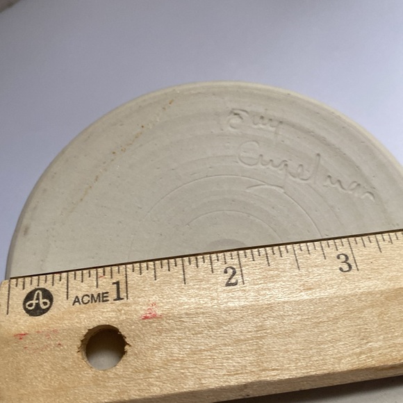 Vintage hand thrown pottery serving bowl. Perfect size for dips or snacks. . - Picture 9 of 9